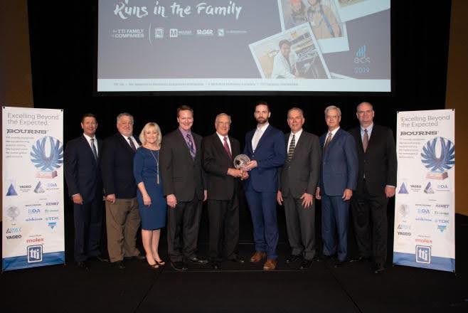 NICHICON receiving the TTI Supplier Excellence Award at EDS Leadership Summit
